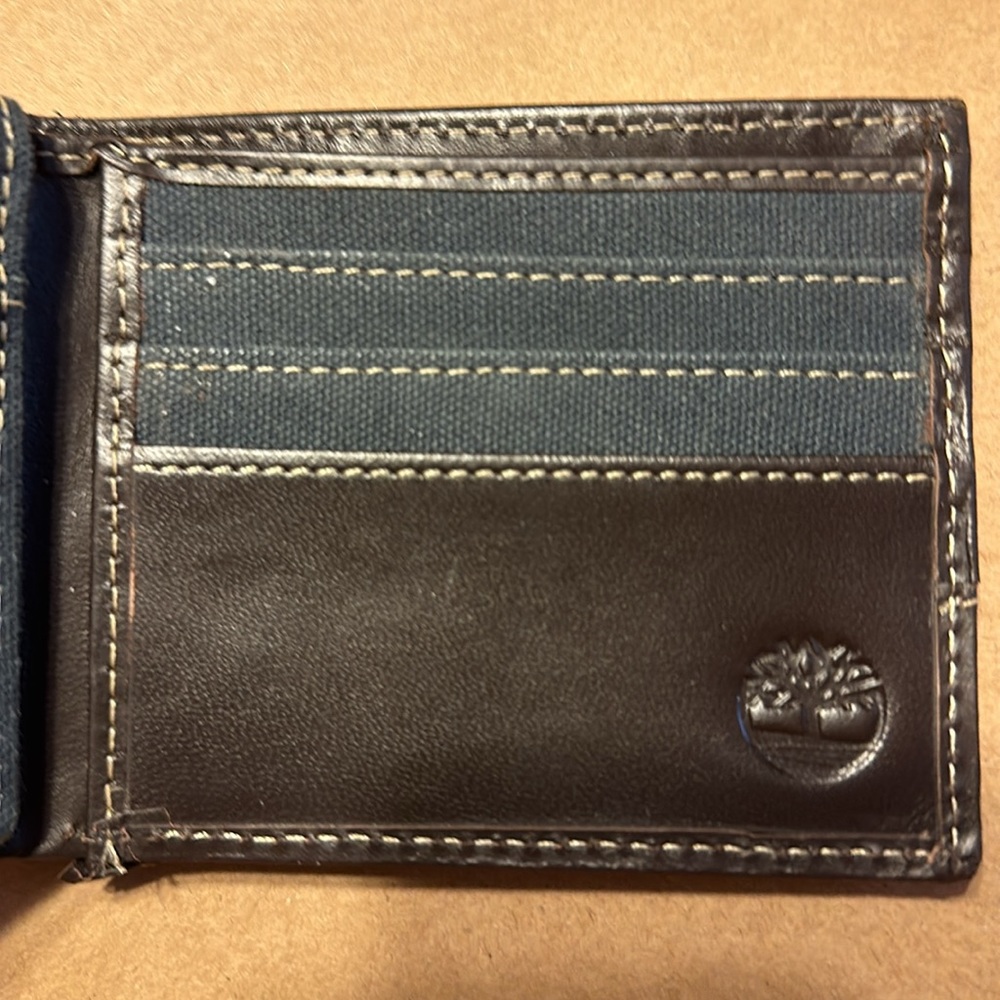 Timberland Wallet - Picture 3 of 6